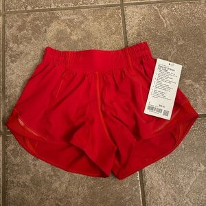 Lululemon Hotty Hot Low rise short 2.5 *Lined* size 2